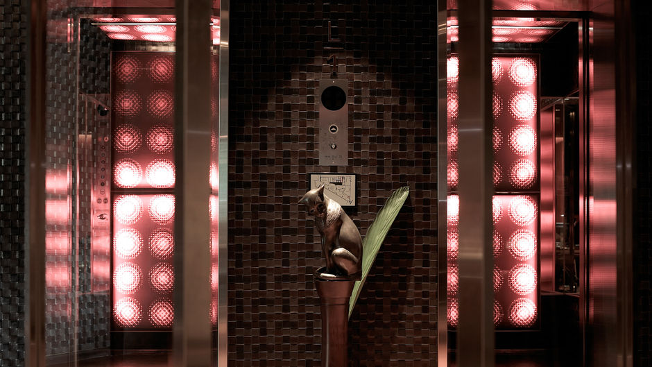 Maduzi Hotel Bangkok Lobby