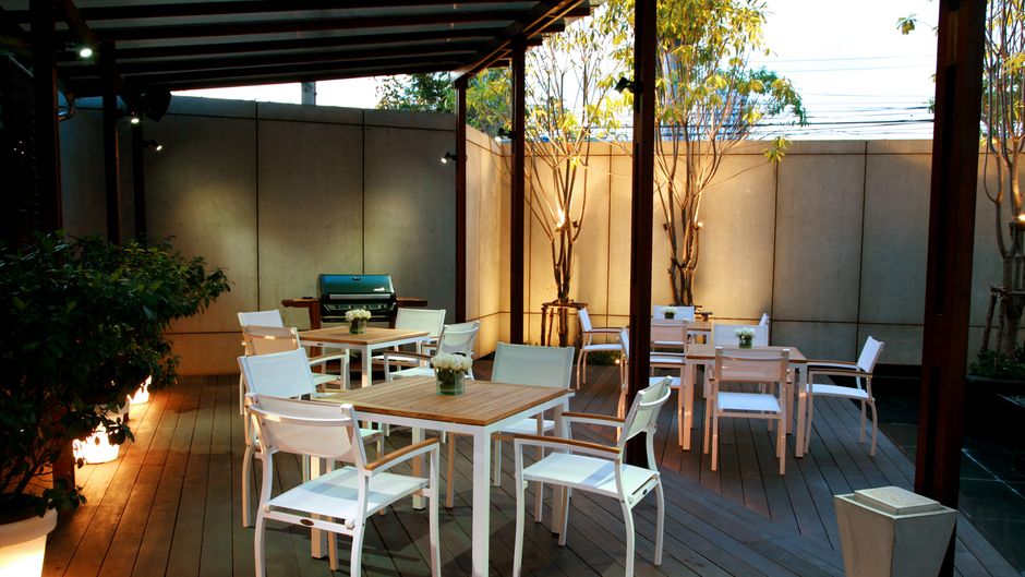 Maduzi Hotel Bangkok Exterior
