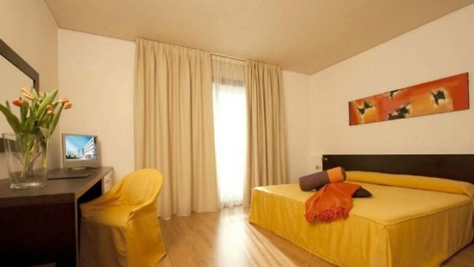 Castelli Hotel Room