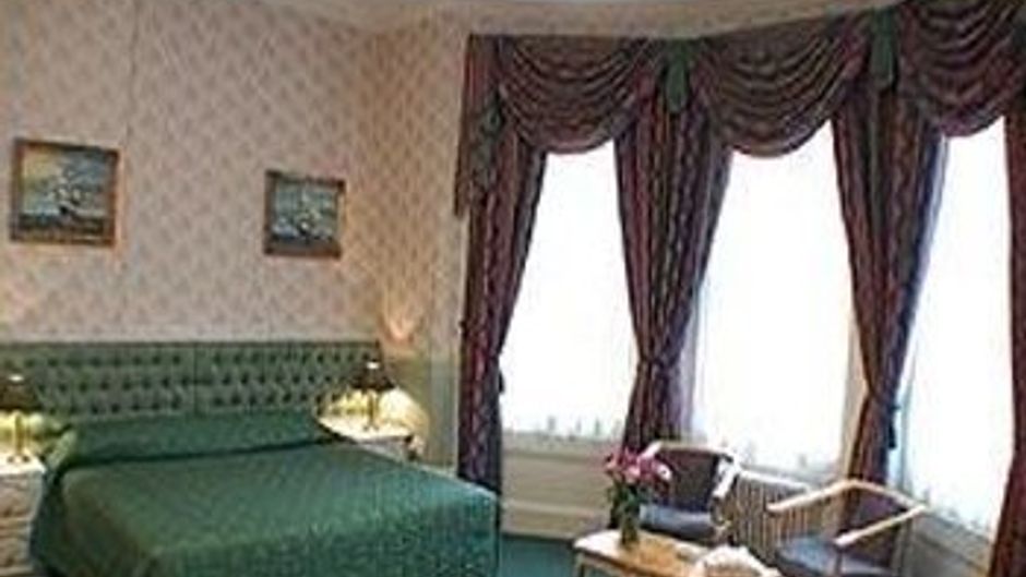 Langfords Hotel Room