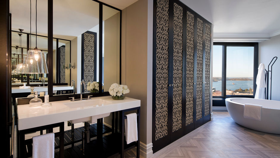 Four Seasons Hotel Sydney Suite