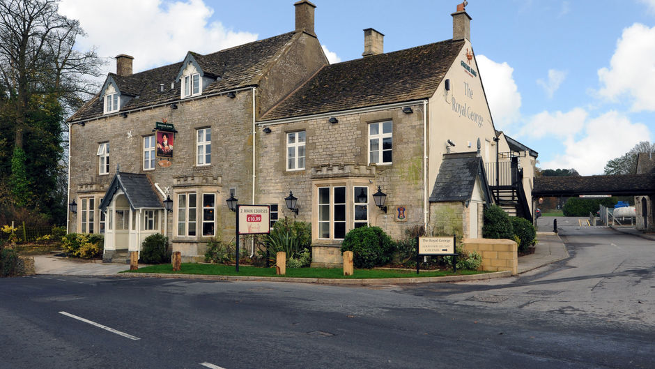 Royal George Exterior