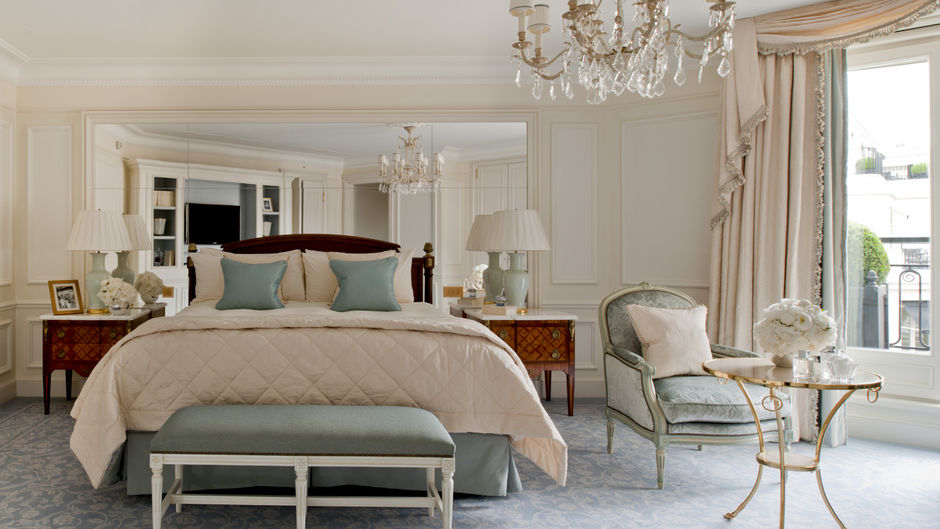 Four Seasons Hotel George V Room
