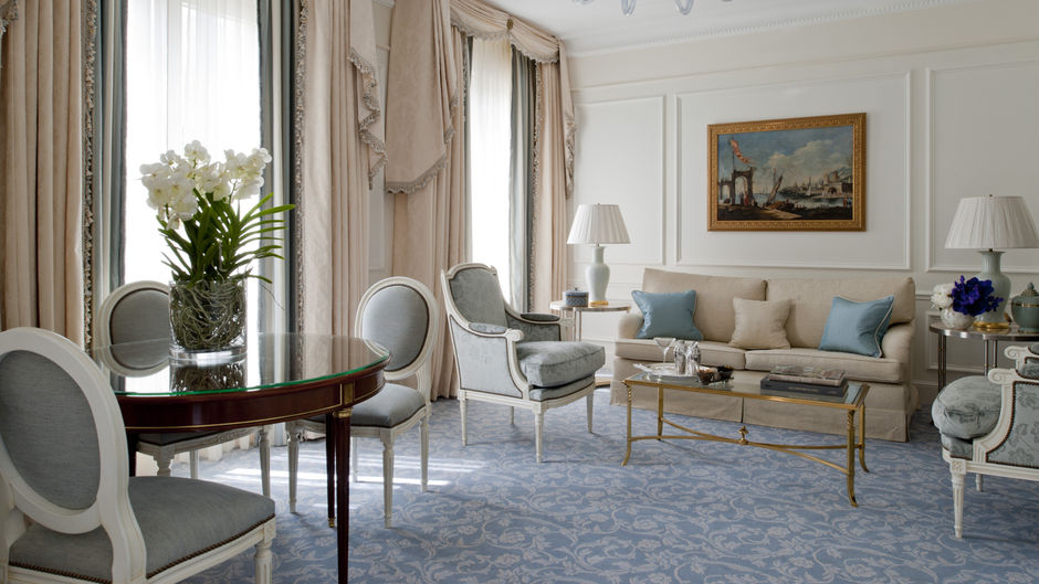 Four Seasons Hotel George V Room