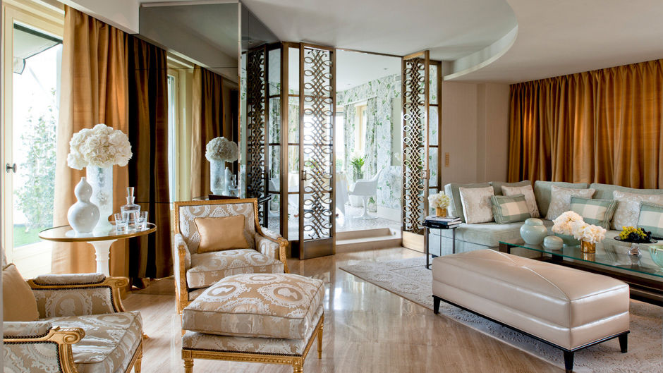 Four Seasons Hotel George V Room
