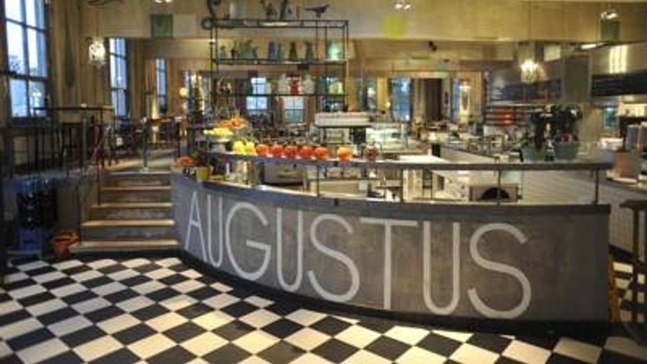 Villa Augustus Restaurant