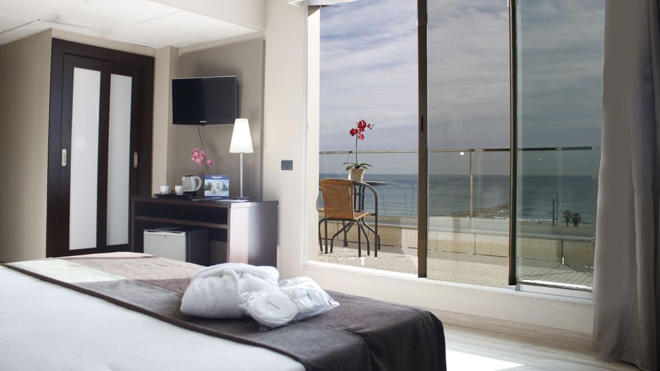 Hotel Front Maritim Room