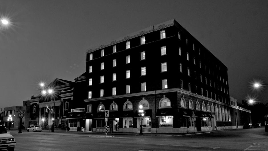 Grant Hall Hotel Exterior