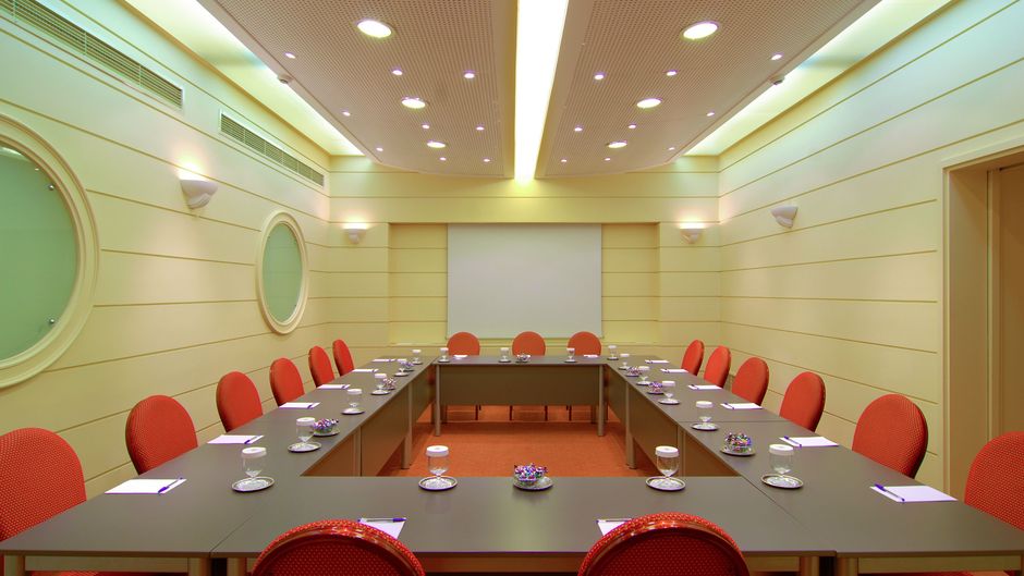 Philippos Hotel Meeting