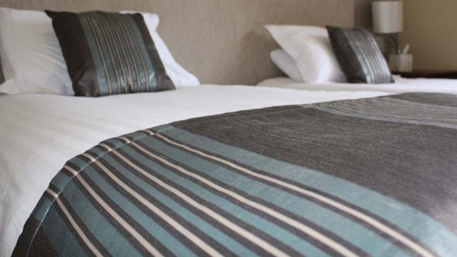 Hunley Hotel & Golf Club Room