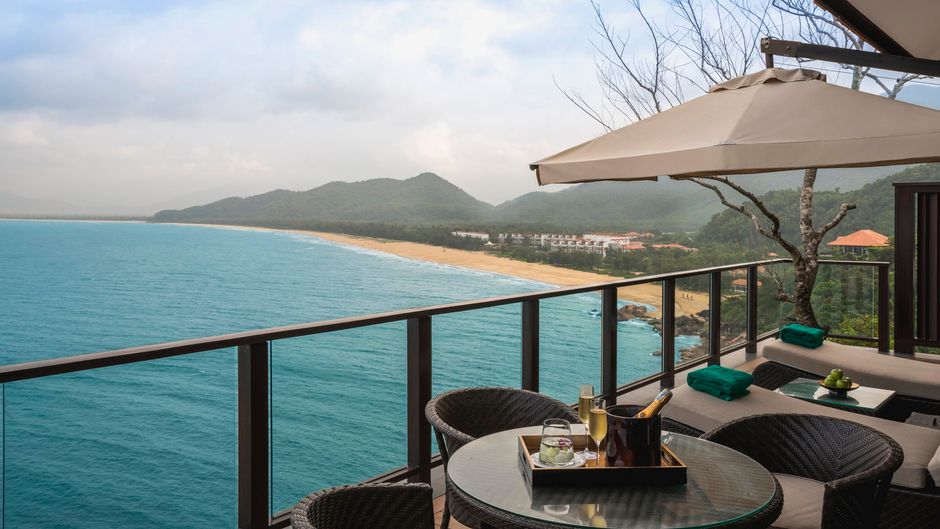 Banyan Tree Lang Co Vietnam Pool