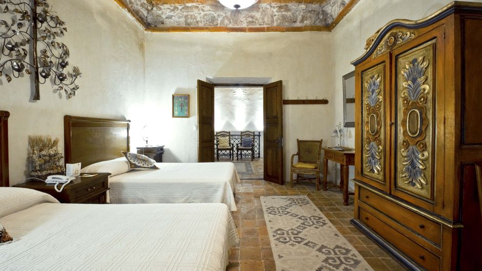 Hacienda Sepulveda Hotel & Spa Suite