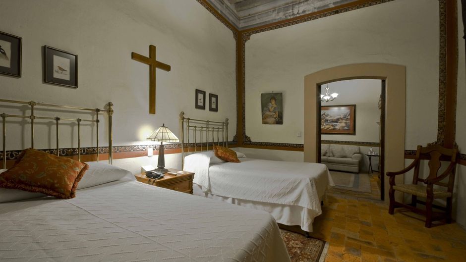 Hacienda Sepulveda Hotel & Spa Suite