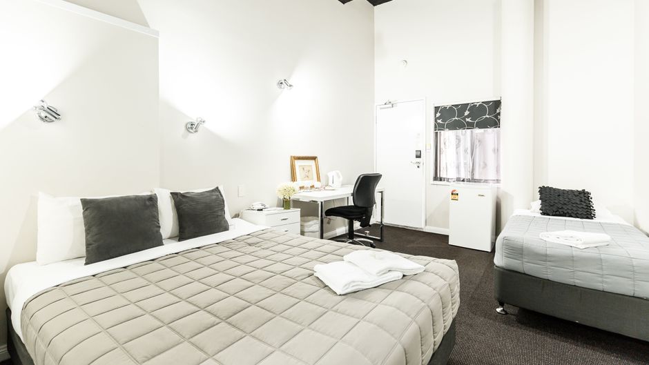 Airport Hotel Sydney Room