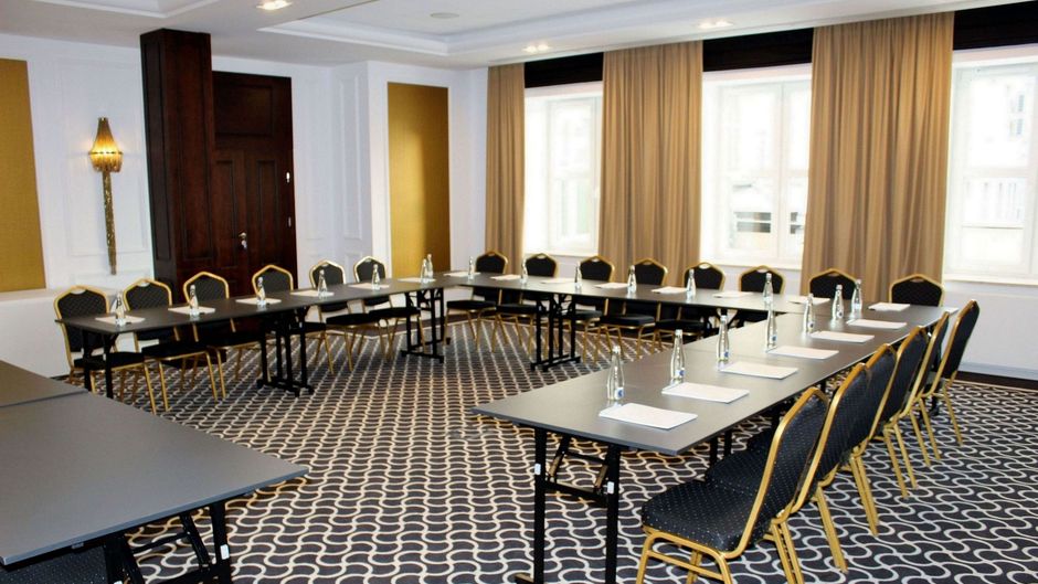 Royal Hotel and Spa Meeting