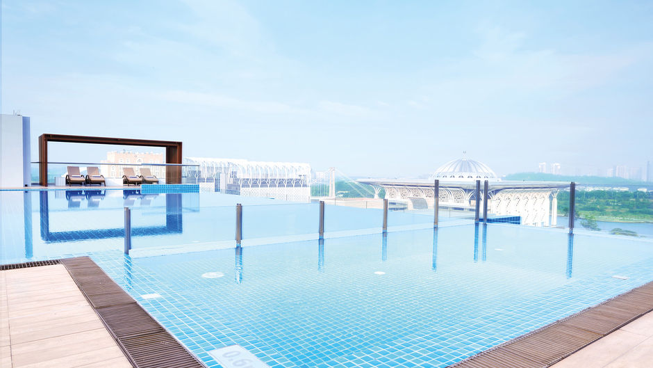 Dorsett Putrajaya Pool