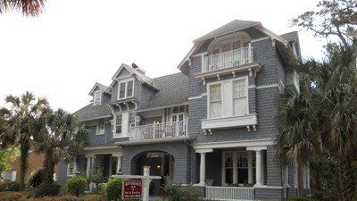 Riverdale Inn