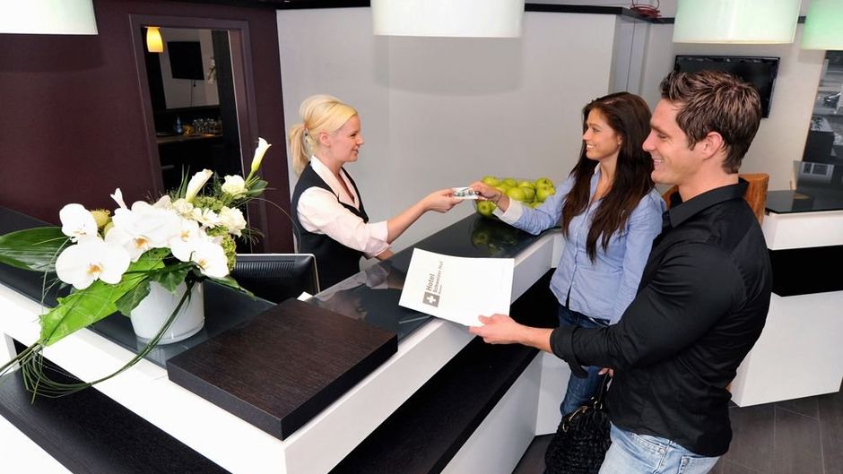 Hotel Schweizer Hof Lobby