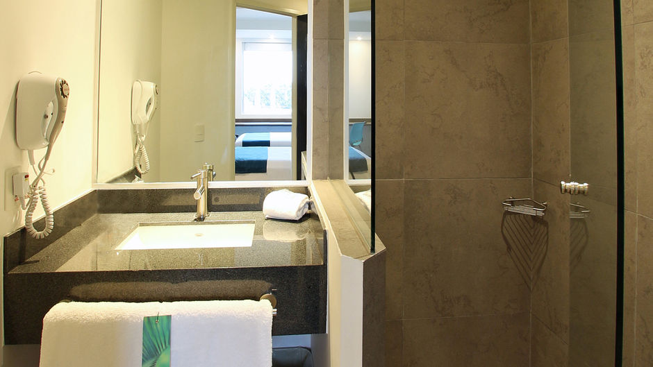 One Cuautitlan Room
