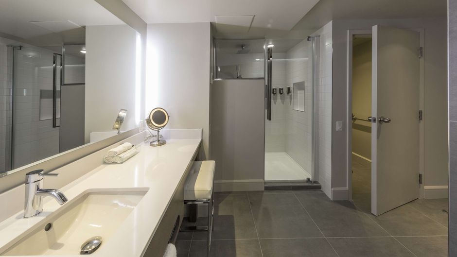 Hotel & Suites Normandin Room