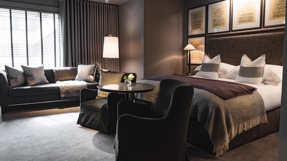Dakota Leeds Room