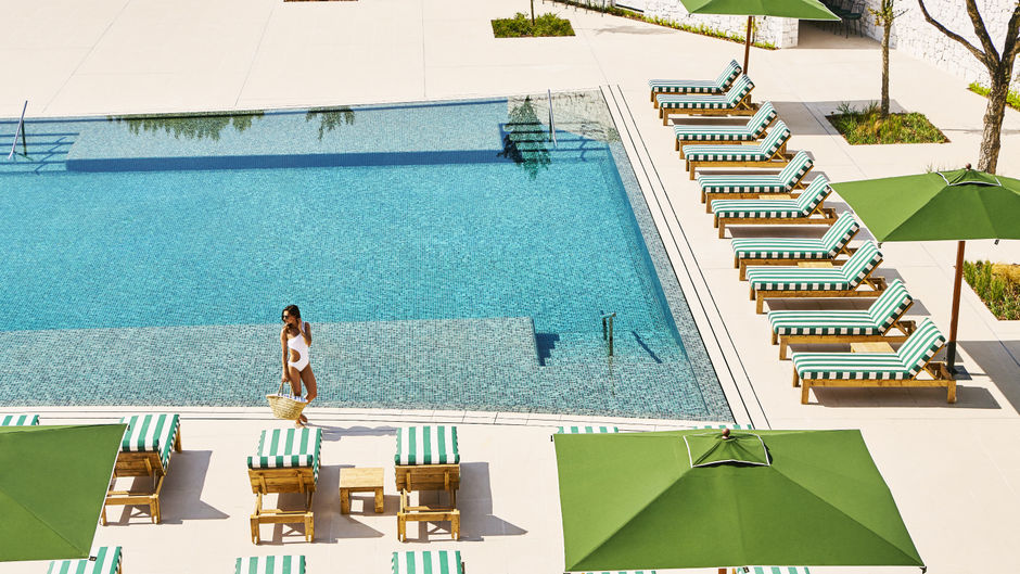 Hotel Camiral at PGA Pool