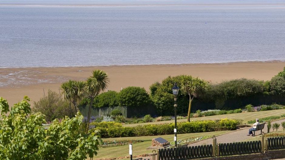 Golden Lion Hotel Beach