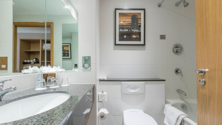 Clayton Hotel Cardiff Lane Room