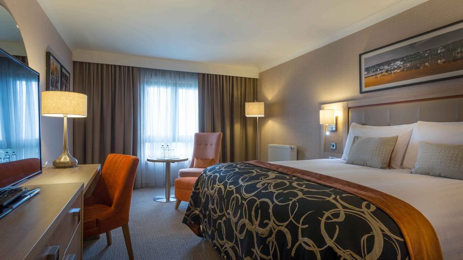 Clayton Hotel Cardiff Lane Room