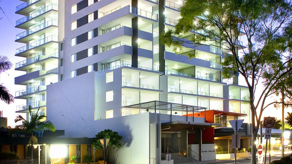 The Edge Apartment Hotel Exterior