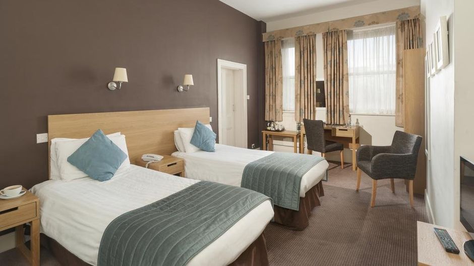 The Ship & Castle Hotel Room