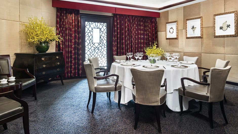 The Langham, Hong Kong Restaurant
