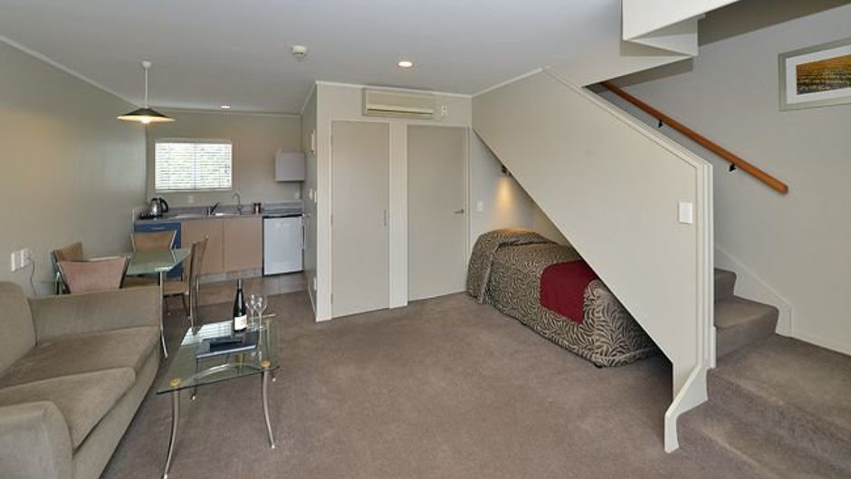 Brougham Heights Motel & Apartments Room