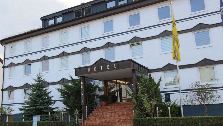 Hotel Grille Exterior