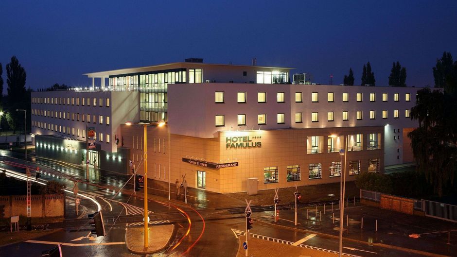 Hotel Famulus Exterior