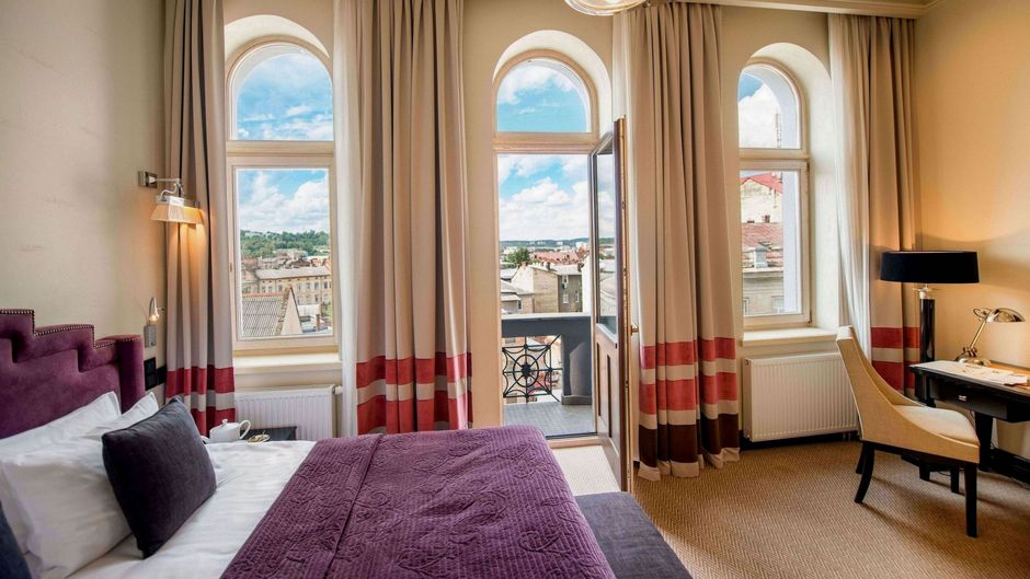 Astoria Hotel Room