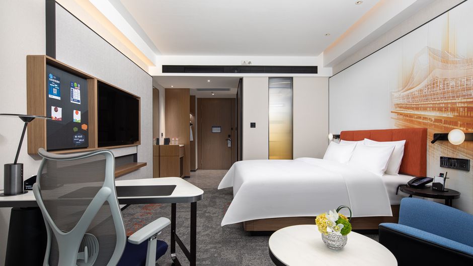 Hampton Shantou Railway Station Room