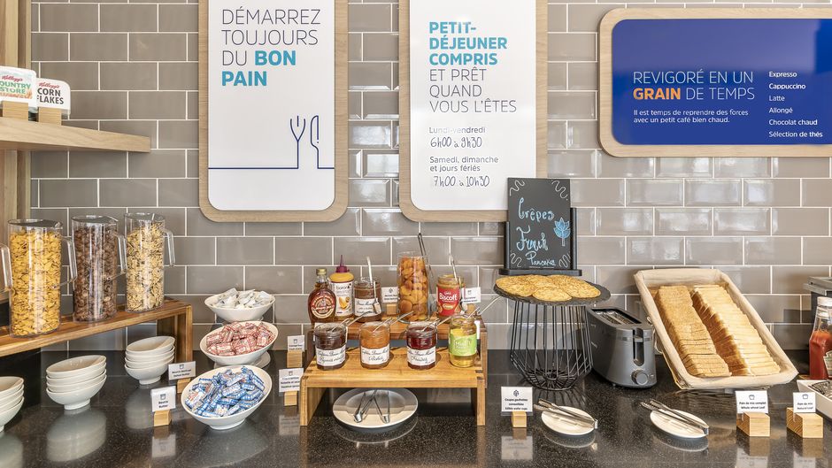 Holiday Inn Exp Poissy Restaurant