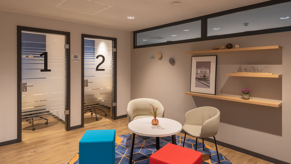 Holiday Inn Exp South A7 AS42 Meeting