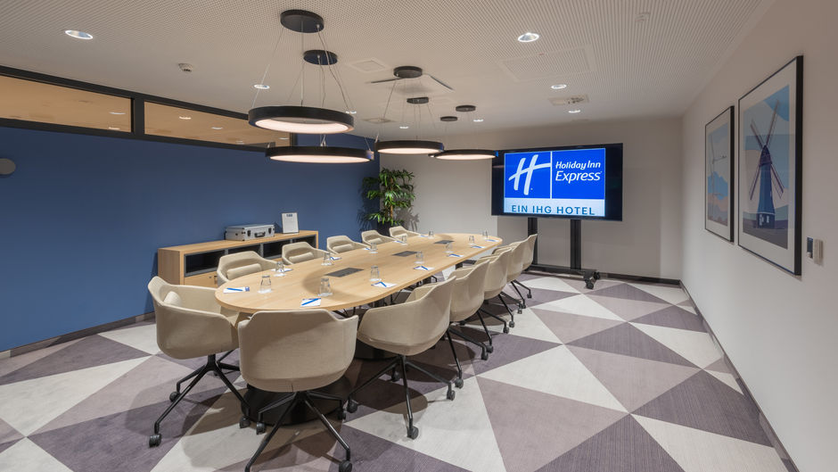Holiday Inn Exp South A7 AS42 Meeting
