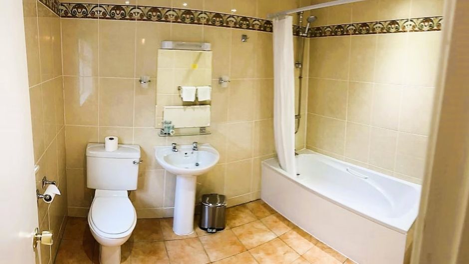 Loch Kinord Hotel Room
