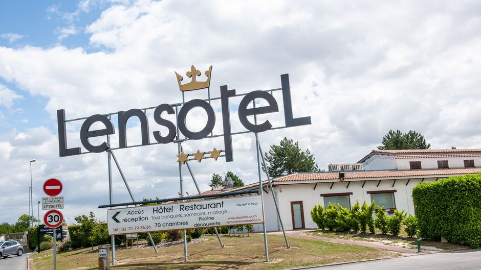 Lensotel Hotel Exterior