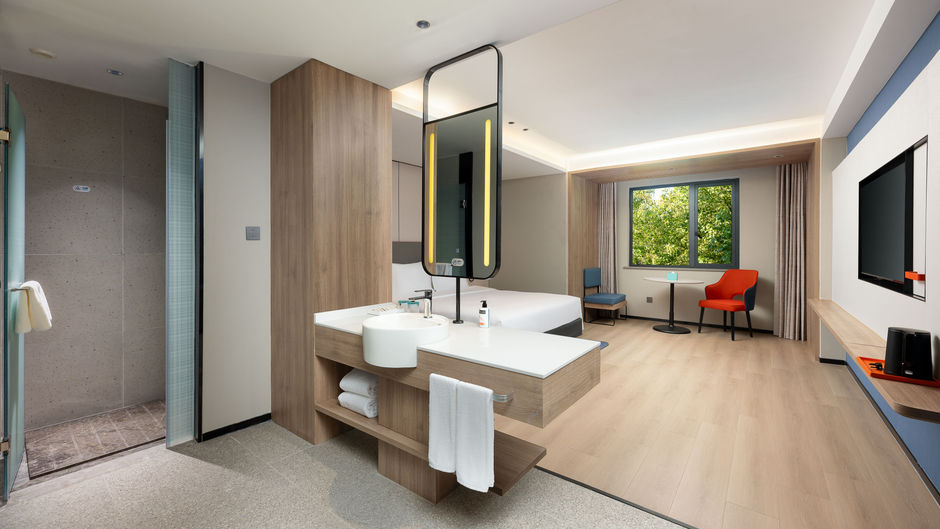 Holiday Inn Exp City Center Room