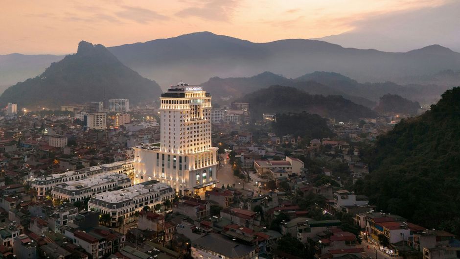Four Points by Sheraton Ha Giang Exterior