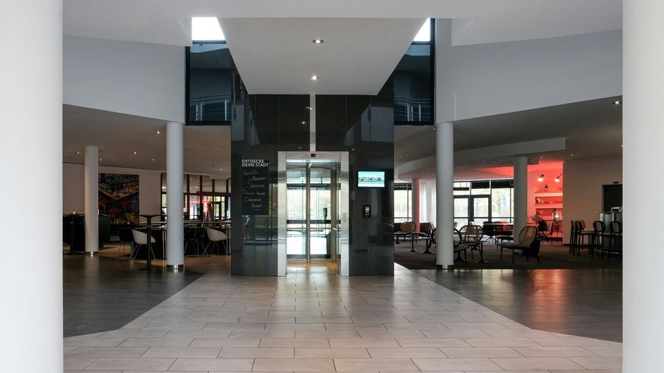 FOUR Ratingen Dusseldorf Airport Lobby