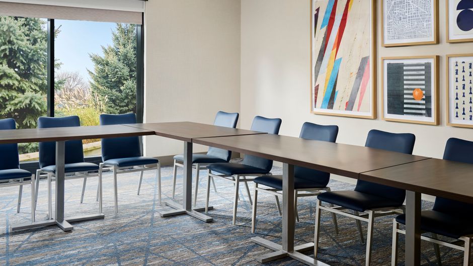 Holiday Inn Express Hamilton-Upper James Meeting