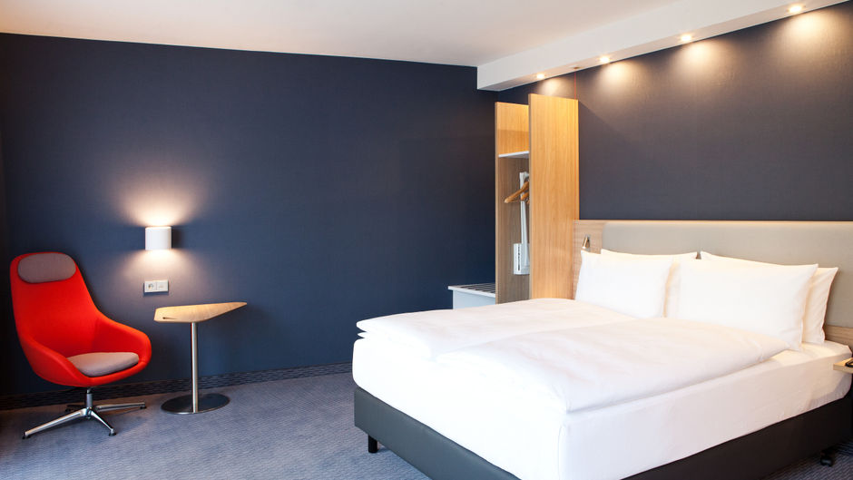 Holiday Inn Express & Suites Monheim Room