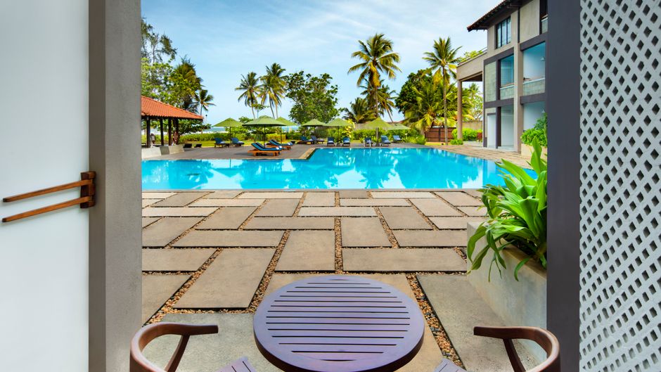 Cinnamon Bey Beruwala Pool