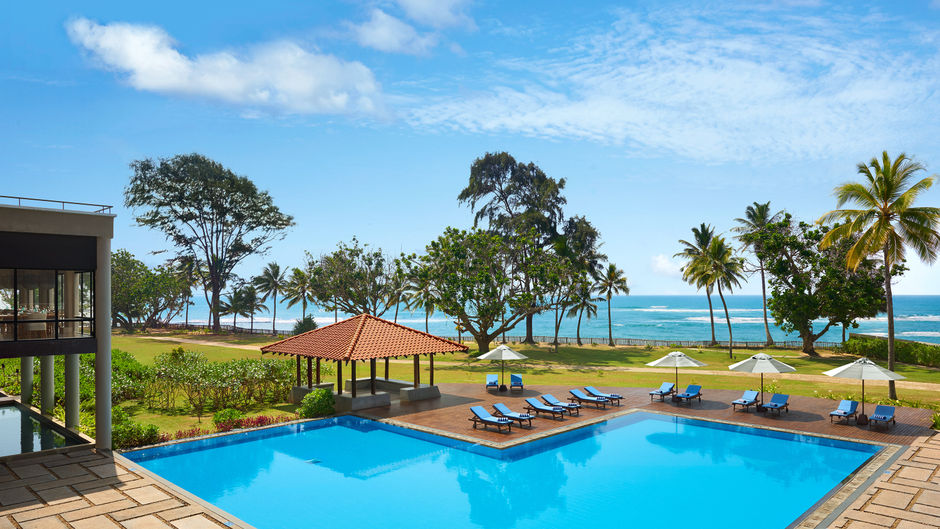 Cinnamon Bey Beruwala Pool
