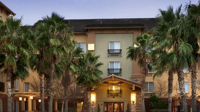 Larkspur Landing Hillsboro Hotel